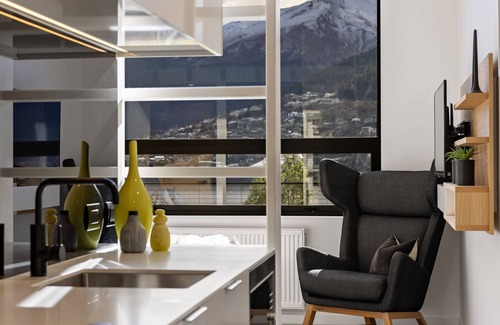 Kelvin Heights House | Modern Muse - A luxurious two-storey villa