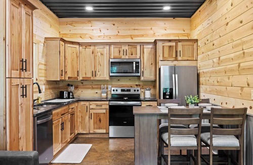 Hanover House | Modern Nature Cabin | Private Escape in the Forest