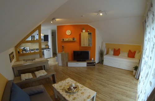 Unterwellenborn Apartment | Modern, new apartment with a spacious roof terrace, Cycling & Family Friendly