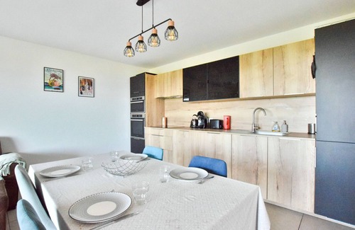 Evian-les-Bains Apartment | Modern new apartment with balcony and garage in Évian