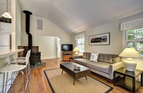 Village of East Hampton House | Modern New Kitchen, Heated Pool! Walk to everything in East Hampton Village!