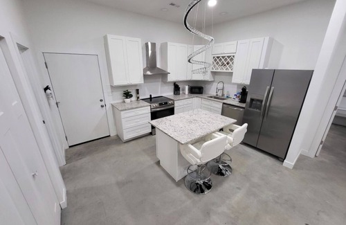 Park Hills House | Modern Newly built 2-bedroom house minutes from downtown ParknHills