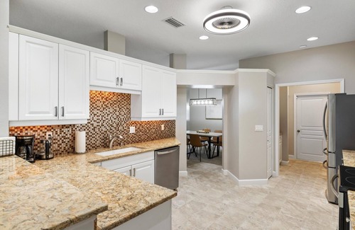 South Gate Ridge House | Modern Oasis 4 Bedroom Home