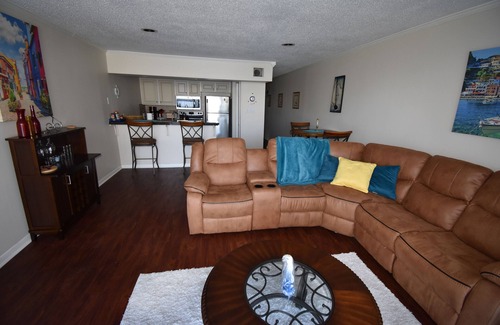 Walden on Lake Conroe Condo | Modern One Bedroom, One Bath, Waterfront Condo With Scenic View
