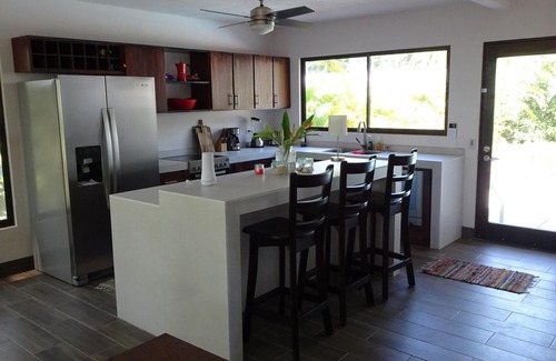 Parrita Villa | Modern Palo Seco beachfront “treehouse” property