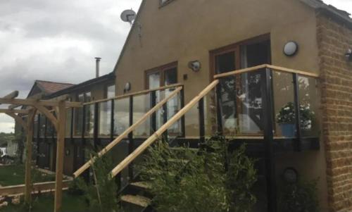 Morcott Apartment | Modern Peaceful Open Plan 1-Bed Apartment Rutland