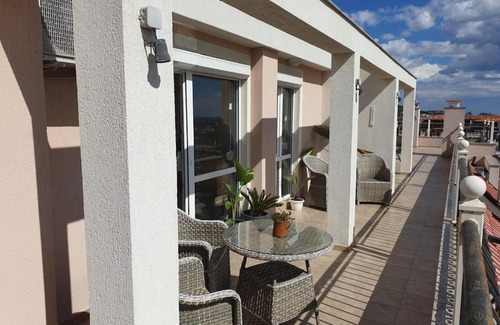 Yurta Apartment | Modern Penthouse Apartment with full Sea View K&R