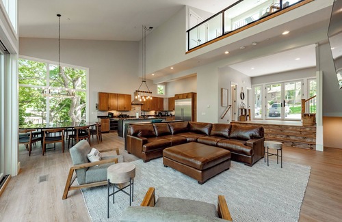 McHenry House | Modern Pet Friendly Lakefront Retreat w/Pool