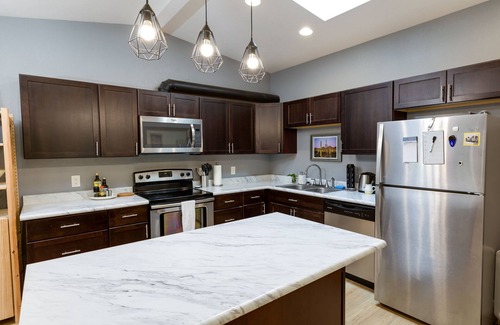 Oatfield House | Modern, pet friendly1/3 acre home just 25 minutes to downtown Portland