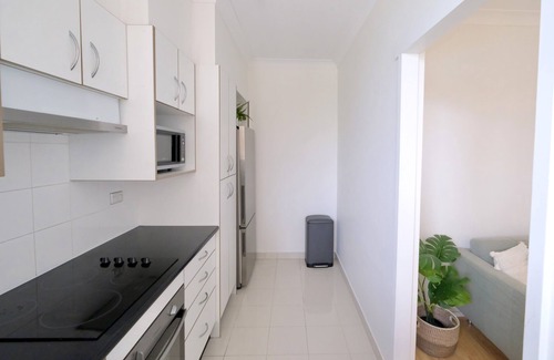 Coogee Apartment | Modern Poolside Coogee Beach Sanctuary