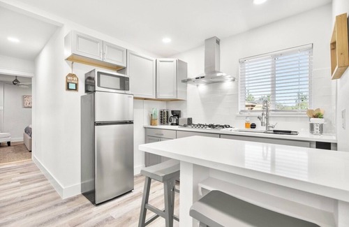 Garfield Apartment | Modern Private Retreat Near Austin & COTA Racing!