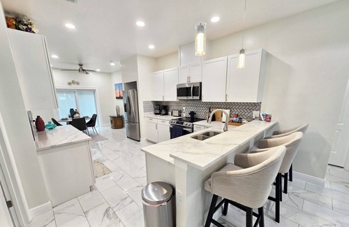 East Tampa House | Modern Private Tampa Bay Retreat Near Downtown!