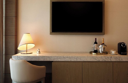 Punta Sam House | Modern Resort Suite w/Rooftop Tub, VIP Lounge & Spa Access Included