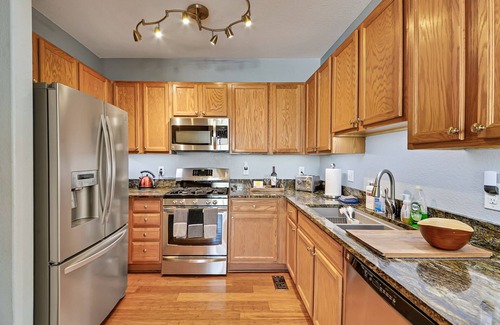 Allendale Area House | Modern Retreat – 20 Minutes to Denver & Red Rocks, Close to Mountains!