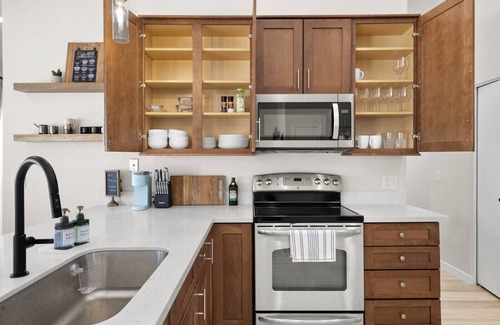 Chandler House | Modern retreat sleeps 8