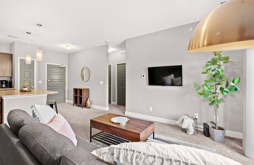 West Des Moines Apartment | Modern Retreat with Garage, Gym, and Pool