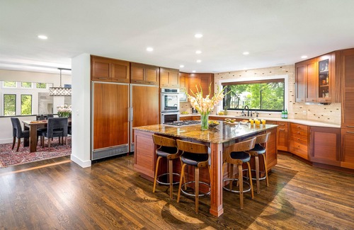 Gunbarrel House | Modern Retreat with Hot Tub & Golf Views