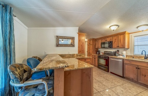 Alto Cabin | Modern Retreat with Hot tub & Pet Friendly!