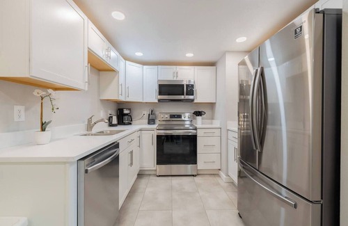 Westminster House | Modern Retreat | Yoga Rm | Vast Yard | Near Denver