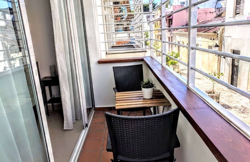 San Anton Apartment | Modern room+bath, balcony &Priv.Entrance Col. Zone