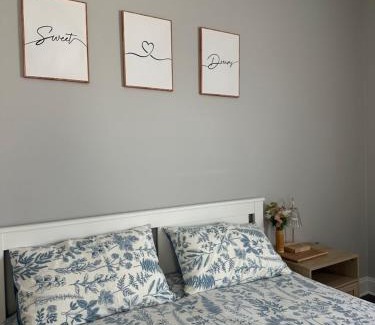 Hicksville House | Modern Room with Cozy Vibes