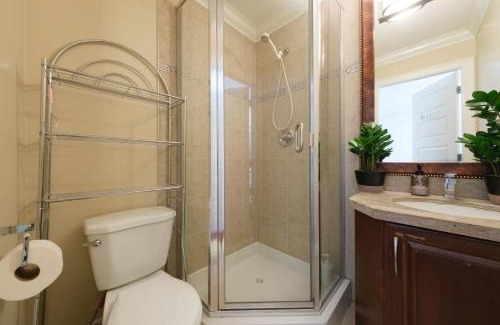 Marpole House | Modern Room with Private Washroom in Central Location