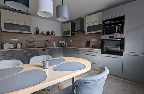Brake House | Modern semi-detached house with large garden