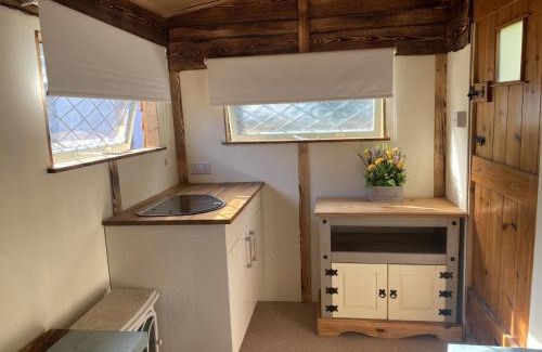 Turnchapel House | Modern Shepherd's Hut at St Anne's