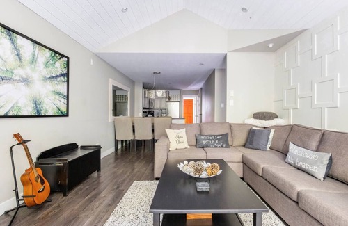Upper Village House | Modern Ski-in Townhome with Hot Tub