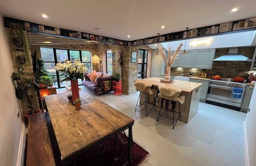 Livesey Apartment | Modern & Spacious 1 bed flat, with large garden on a quiet street in Peckham
