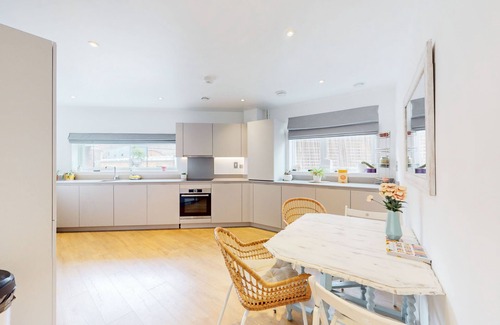 Camberwell Green House | Modern & spacious 4 bed house in the City Centre.