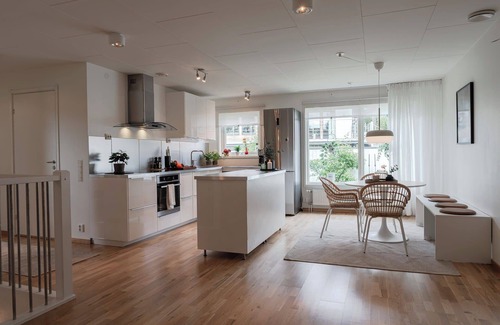 Lulea House | Modern Spacious 4BR Town House, Sauna, 7 Beds