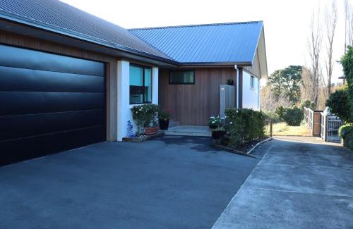 Te Rapa Apartment | Modern spacious Chartwell