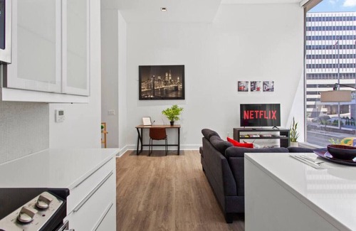 Downtown Kansas City Apartment | ☆ Modern, Spacious, Cozy Downtown KC ☆