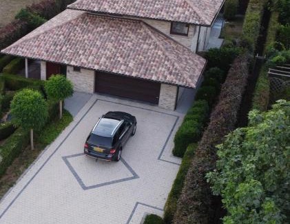 Eernegem House | Modern Spanish Hacienda - 10km from the coast
