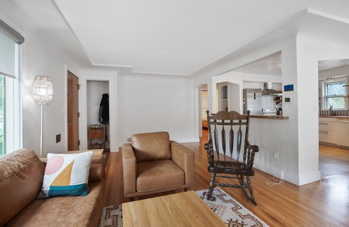 Manito House | Modern Spokane 2 bedroom home minutes from Downtown