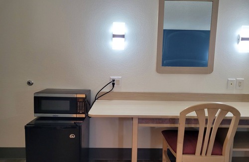 Minonk Hotel | Modern Stay 39 Lakeview By OYO Minonk Garden