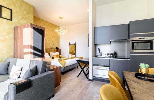 Oudenaarde Hotel | Modern Stay in Flemish Ardennes, Ideal for Cyclists | 3 Units | Bike Storage