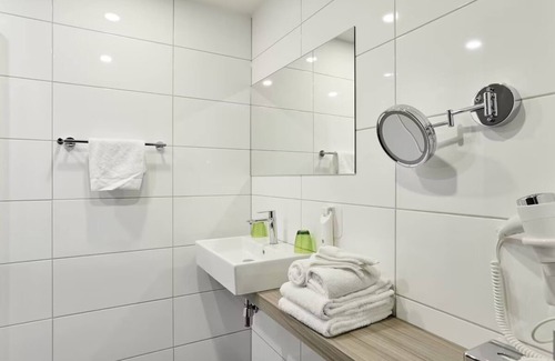Zestienhoven Hotel | Modern Stay with Parking, Dining & Easy Airport Walk!