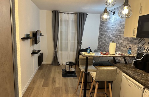Bussy-Saint-Georges Apartment | Modern studio next to Disney Land