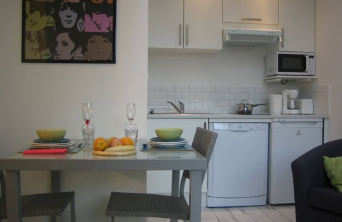 La Ciotat Apartment | Modern studio, air conditioning, parking, wifi, terrace, 2 steps from the beach