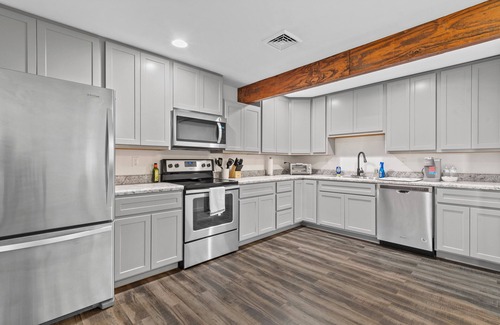Festus Apartment | Modern Studio Apartment in the center of town, private parking & WIFI