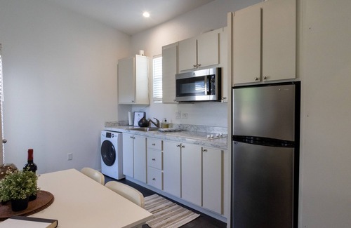 Culver - West House | Modern Studio House 🌞 Fully private & 5 min to beach