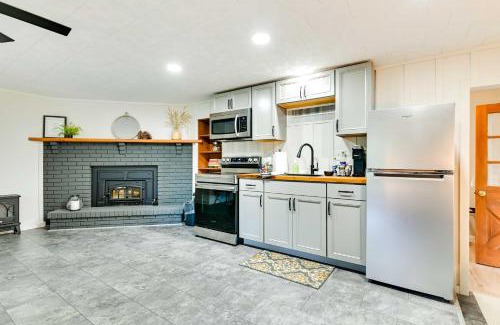 Ballston Spa Apartment | Modern Studio Less Than 13 Mi to Saratoga Racetrack!