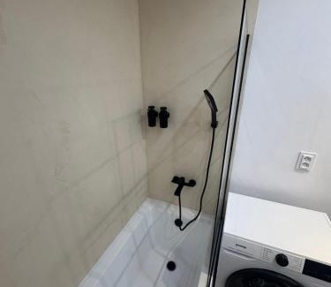 Juh Apartment | Modern Studio near City Center