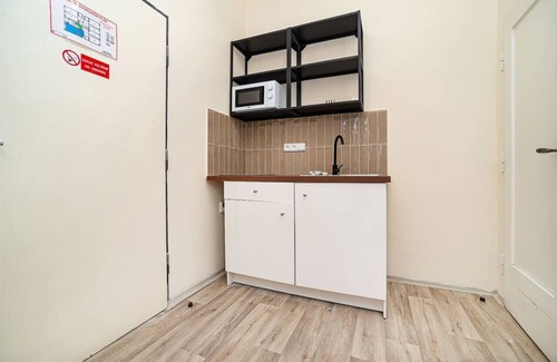 Zizkov Apartment | Modern studio with balcony + TV