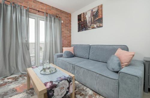Lodz Apartment | Modern Studios Wróblewskiego with Balcony and Free Parking by Noclegi Renters