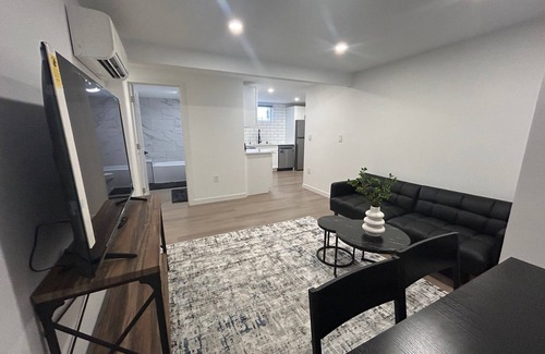 North Beacon Hill House | Modern & stylish 2 bedrooms near Downtown, Lumen field, light rail.