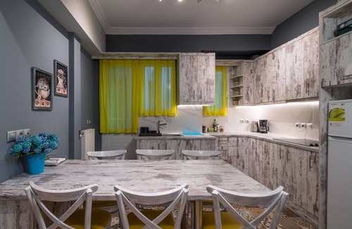 Omonia House | Modern & Stylish Apt at the Heart of Athens