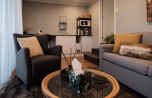 Tanners Point Apartment | Modern Stylish Guest Suite with Great Water Views